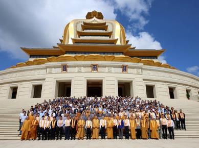 �Ƽ����࣬����ɽ�翪��һ��ʢ���������ʽ�ͨ��������ɽ�����Ļ�԰ʢ�󿢹�