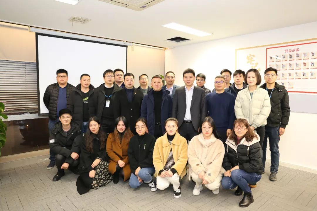 �������ģ������ػ����ʽ�ͨ�ٿ���֧�������ߵ���������������ʽ