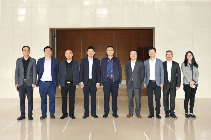 ��˾��̬���������ܹ����쵼һ��ݰ���ʽ�ͨ�߷õ���